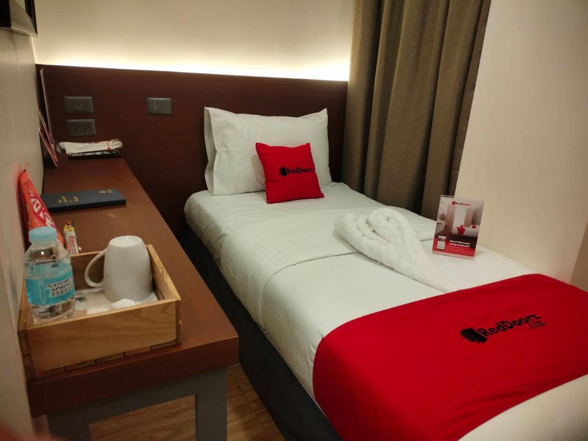 Reddoorz Plus @ Toshiko Boutique Hotel Koronadal City Экстерьер фото
